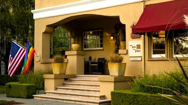 The Inn On First - Deluxe Napa Inn