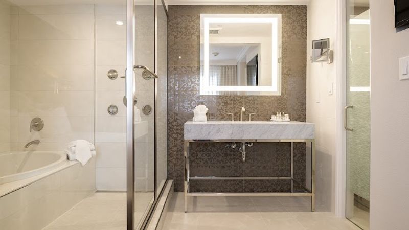 Photo of Woodcrest Hotel