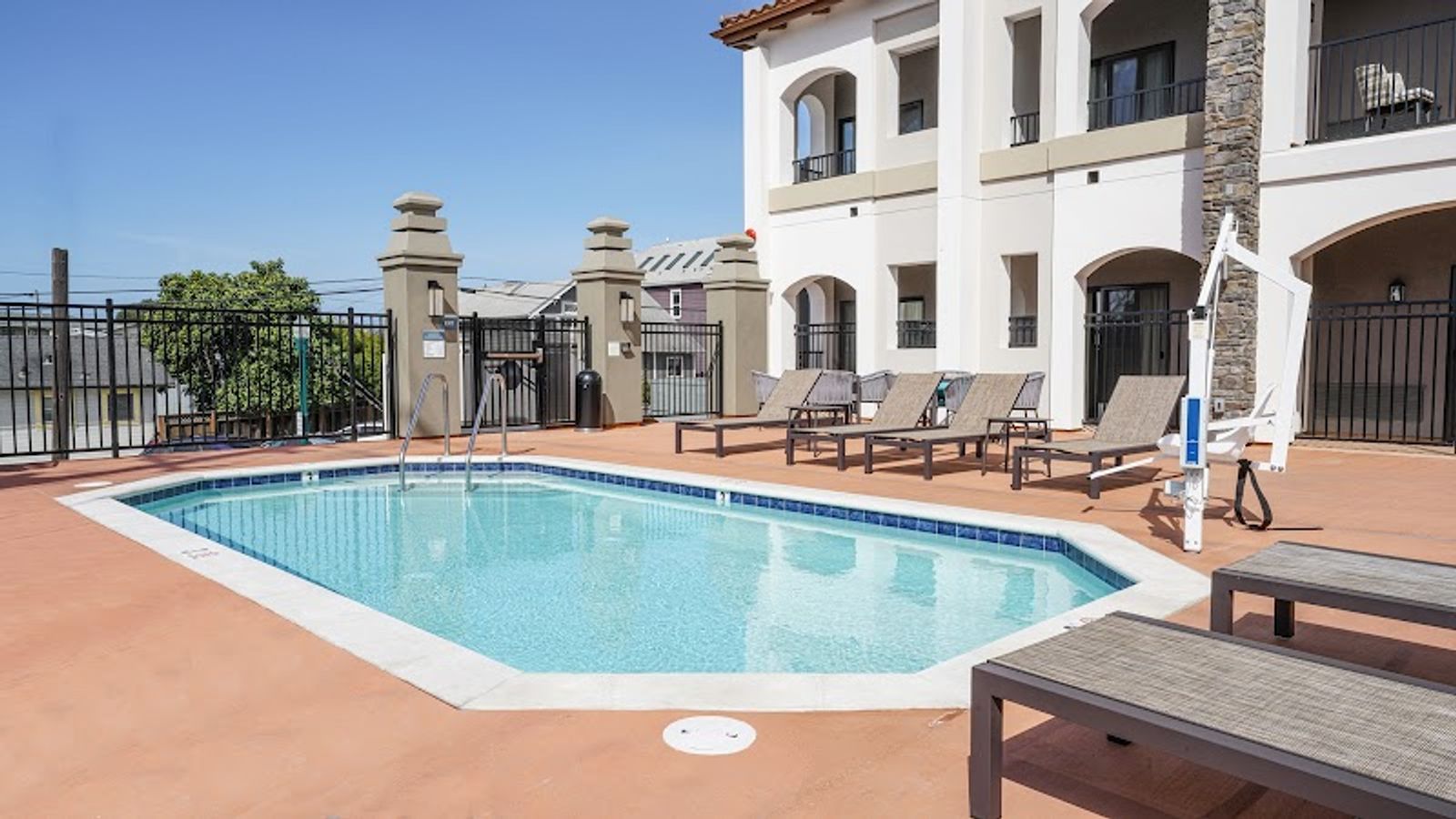 Photo of La Quinta Inn & Suites by Wyndham Santa Cruz