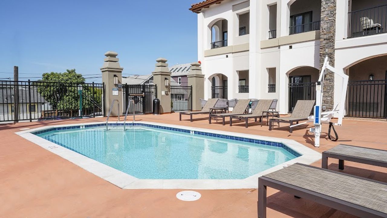 Photo of La Quinta Inn & Suites by Wyndham Santa Cruz