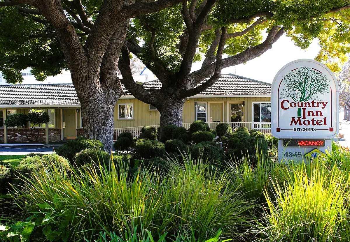 Country Inn Motel
