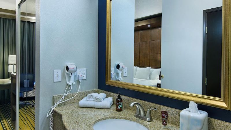 Photo of Oxford Suites Spokane