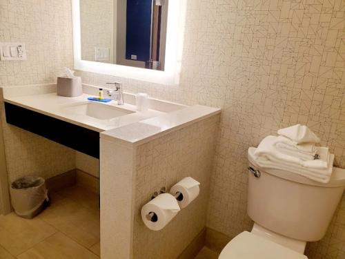 Photo of Holiday Inn Express & Suites San Jose Airport, an IHG Hotel