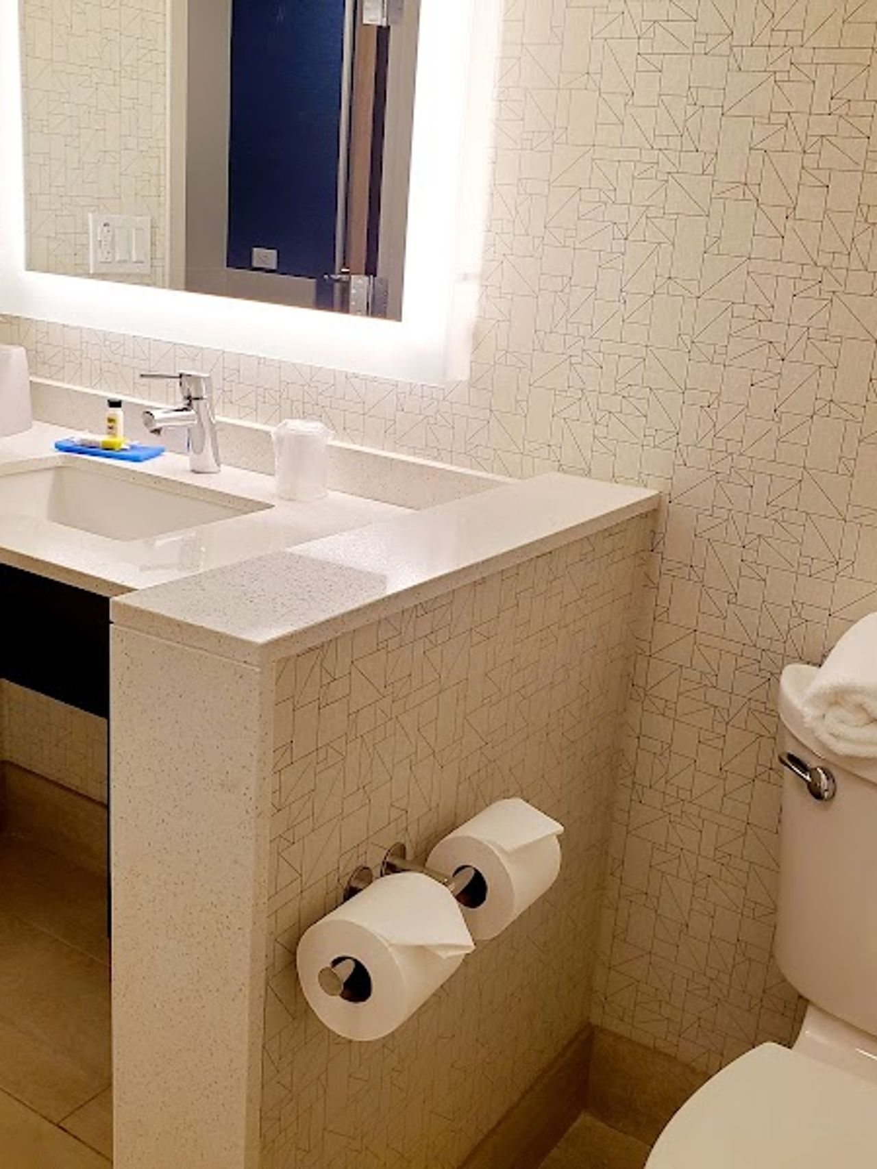 Photo of Holiday Inn Express & Suites San Jose Airport, an IHG Hotel