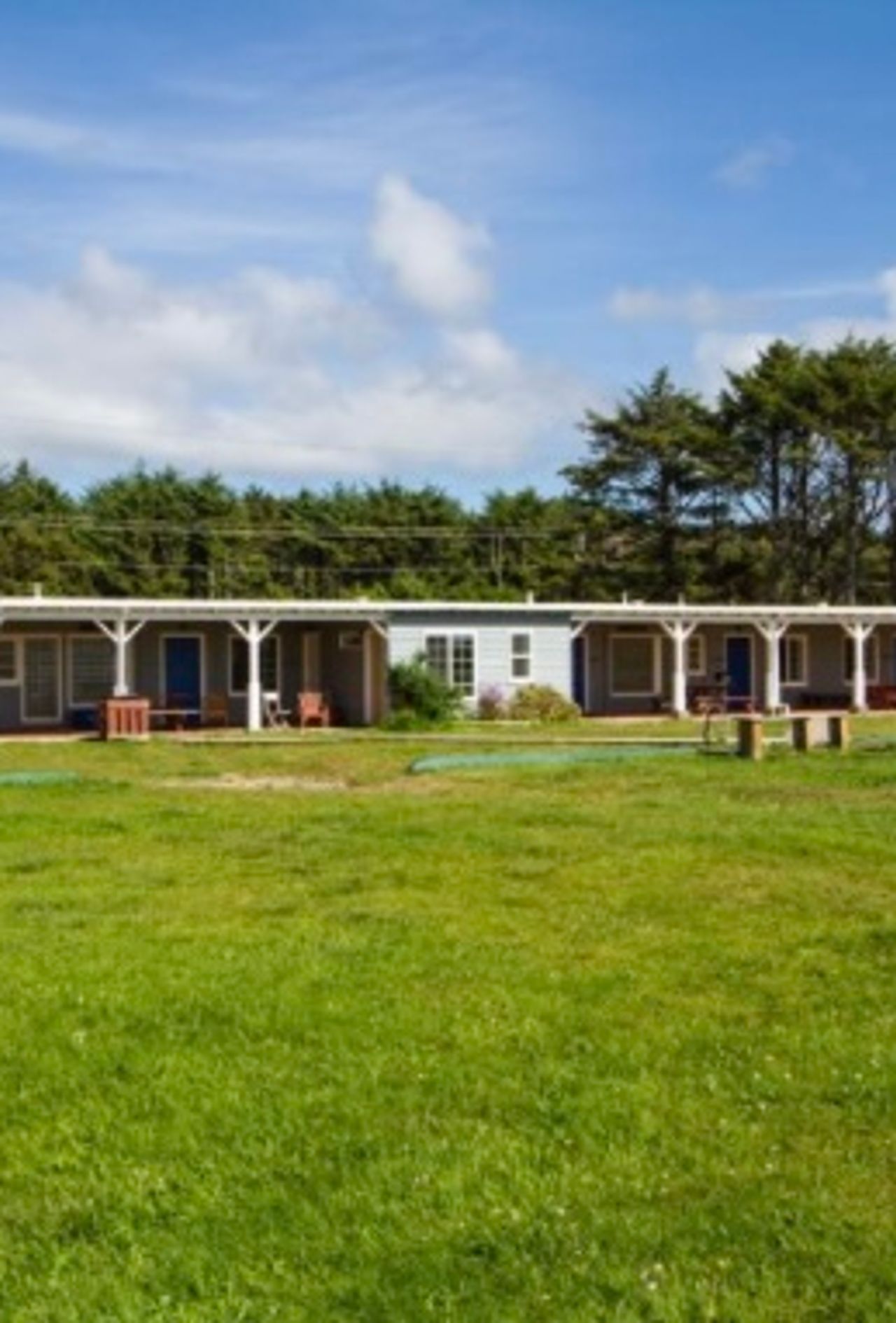 Photo of Deane’s Oceanfront Lodge - Exterior