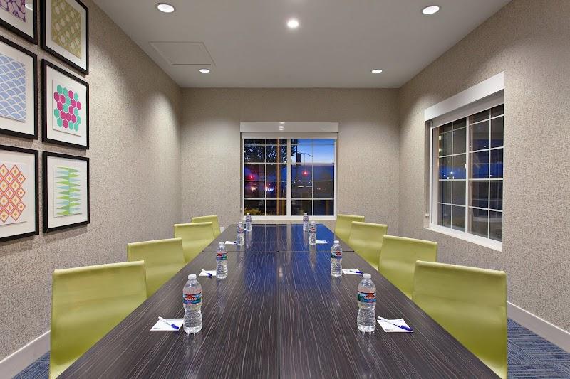 Photo of Holiday Inn Express & Suites Oakland-Airport by IHG
