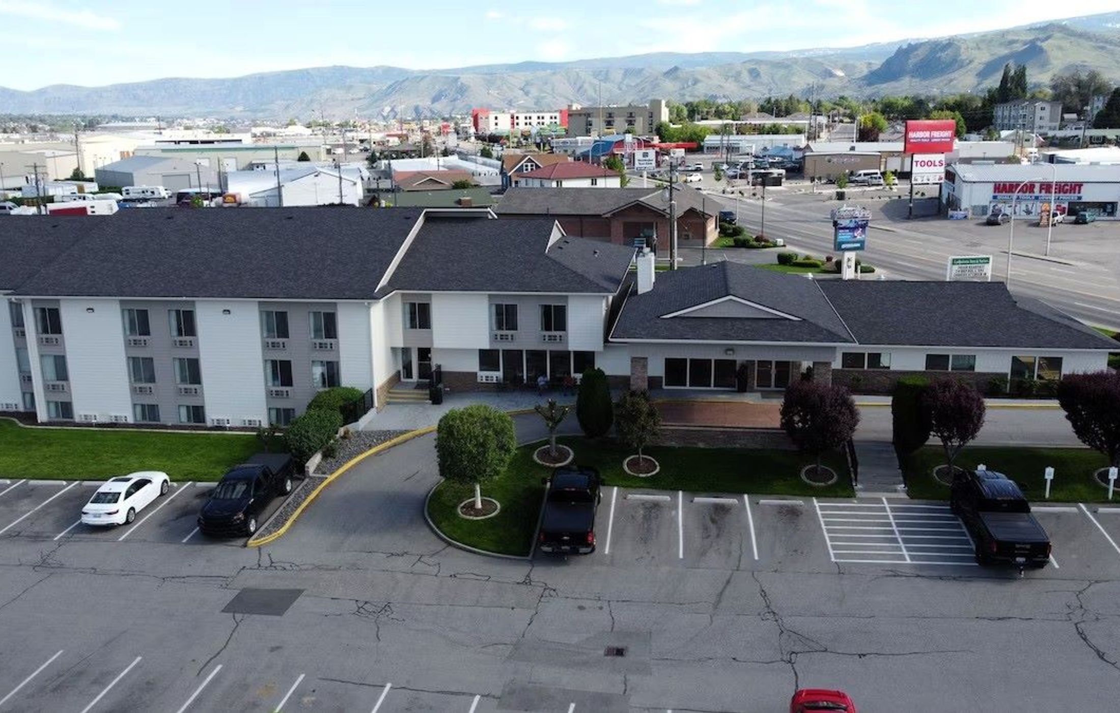 Wenatchee Inn & Suites