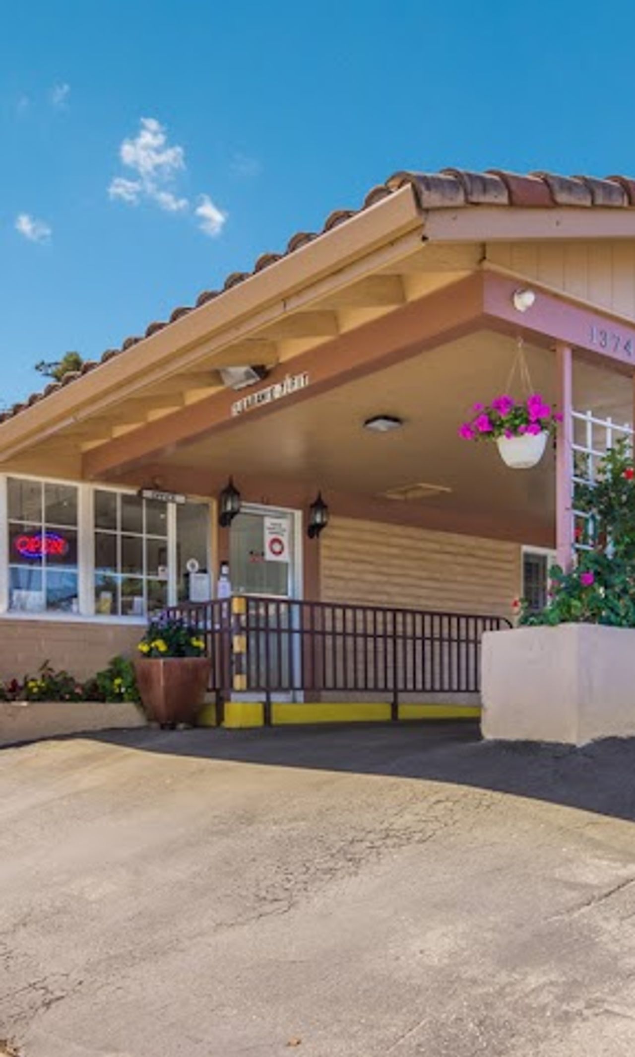 Photo of Carmel Hill Lodge Monterey - Exterior