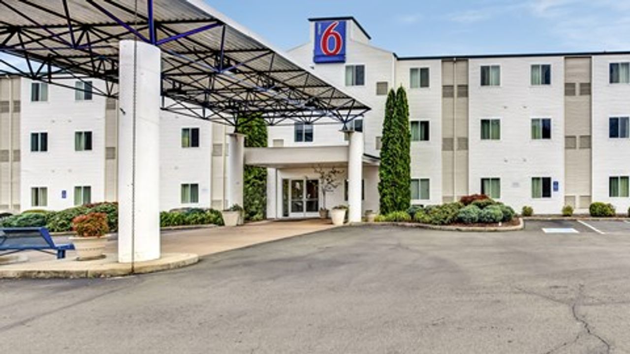Photo of Motel 6 Roseburg, OR
