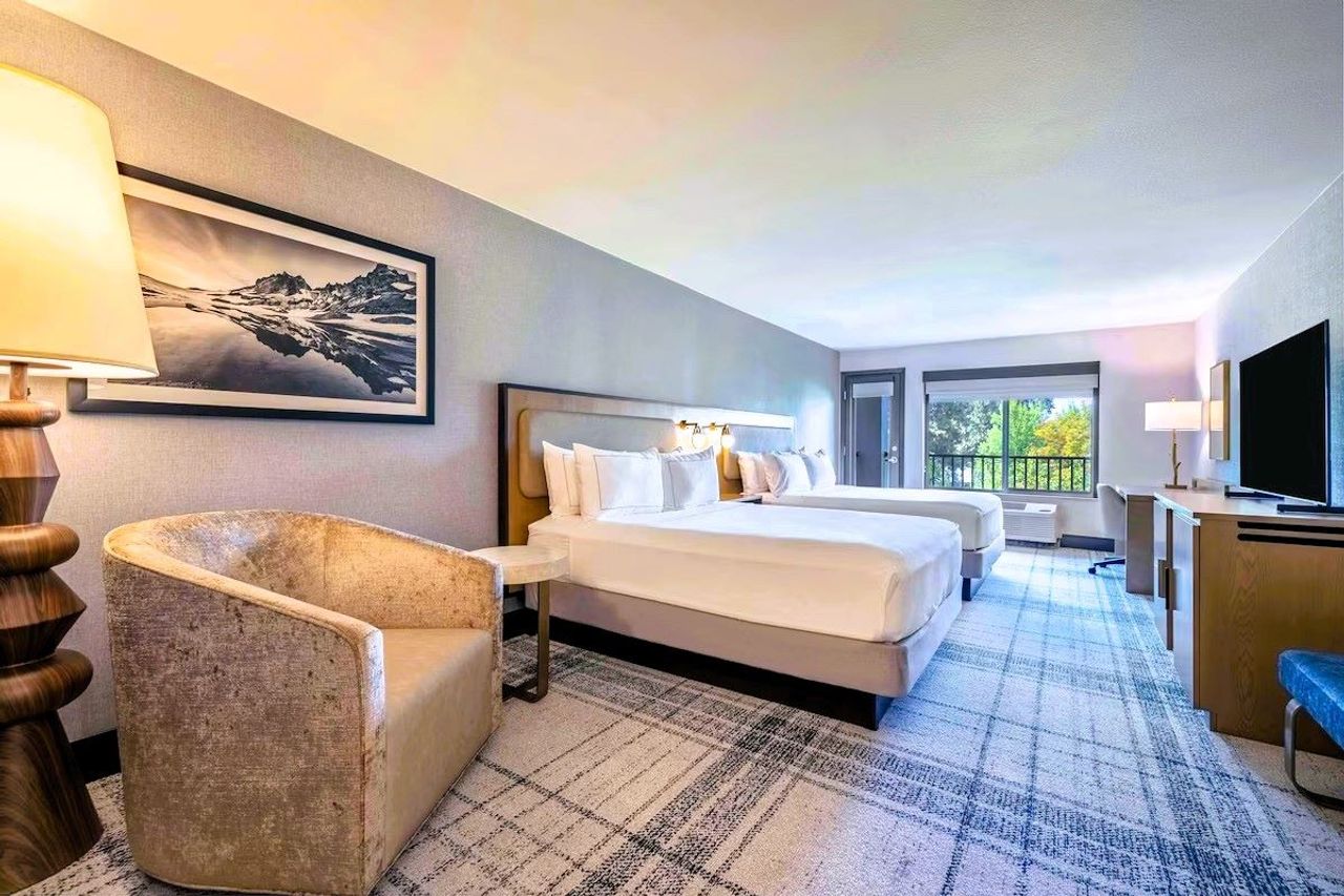 The Newberry Hotel Bend, Tapestry Collection by Hilton - Room with 2 Queen Beds