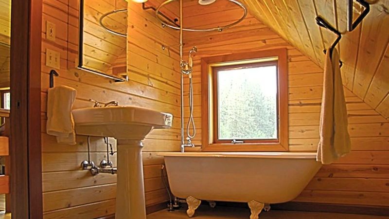 Rolling Huts - Family Cabin, Bathroom
