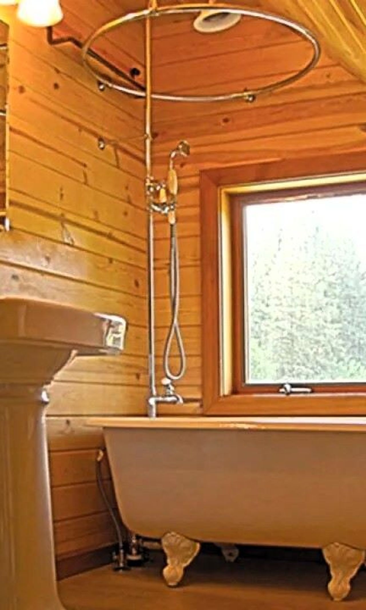 Rolling Huts - Family Cabin, Bathroom