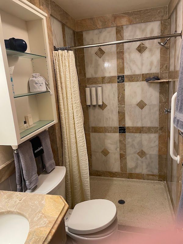 Photo of Seven Gables Inn, A Kirkwood Collection Hotel - Bathroom