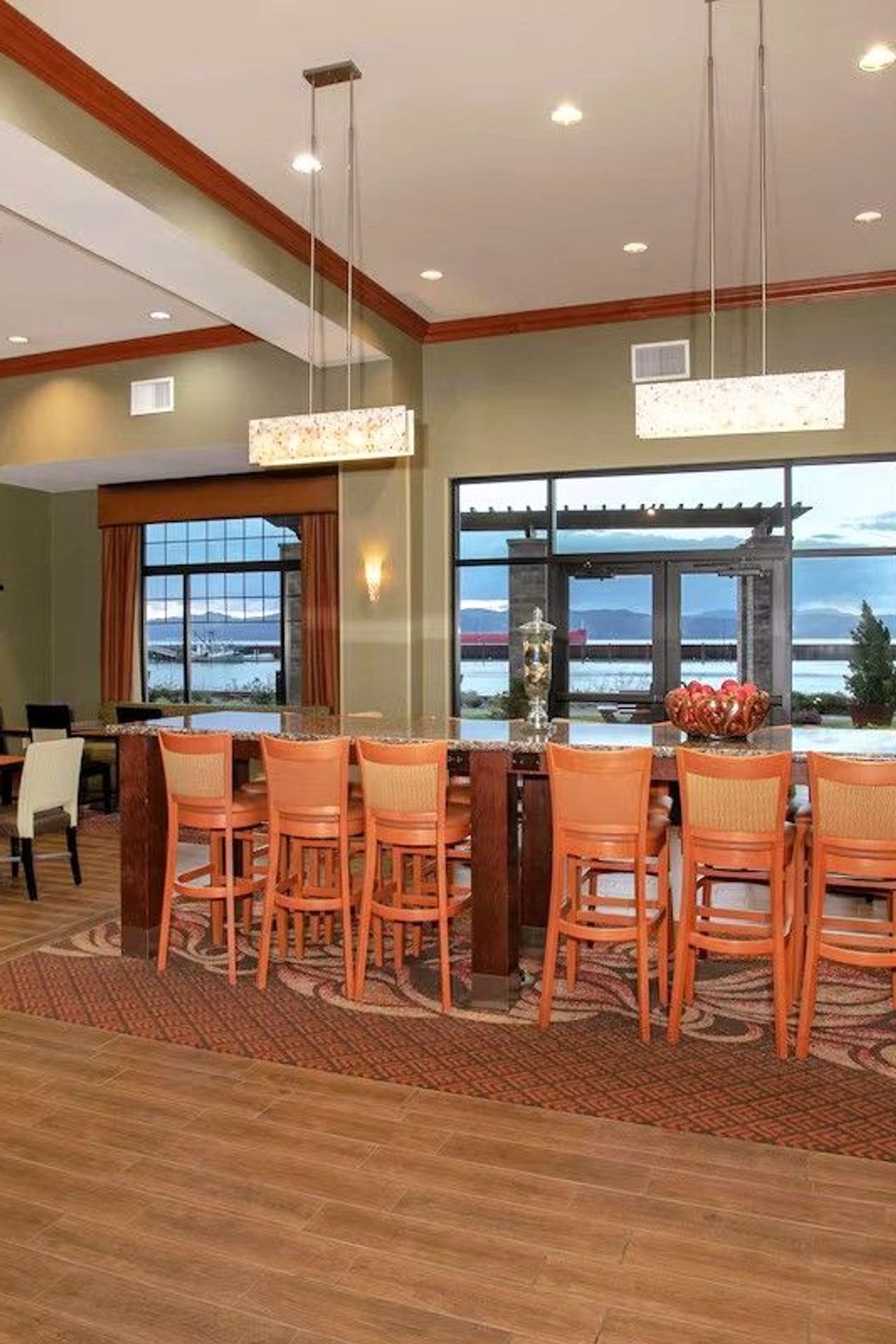Photo of Hampton Inn & Suites Astoria - Dining Area, Restaurant