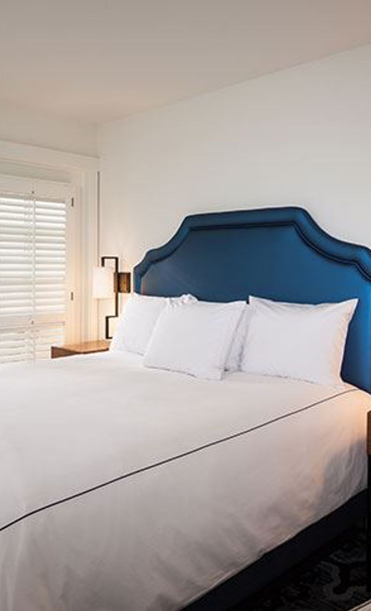 Photo of Hotel Pacific - Standard Junior Suite 1 King