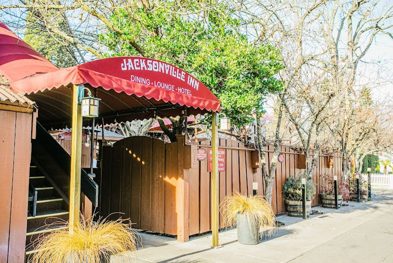 Photo of Jacksonville Inn - Property entrance