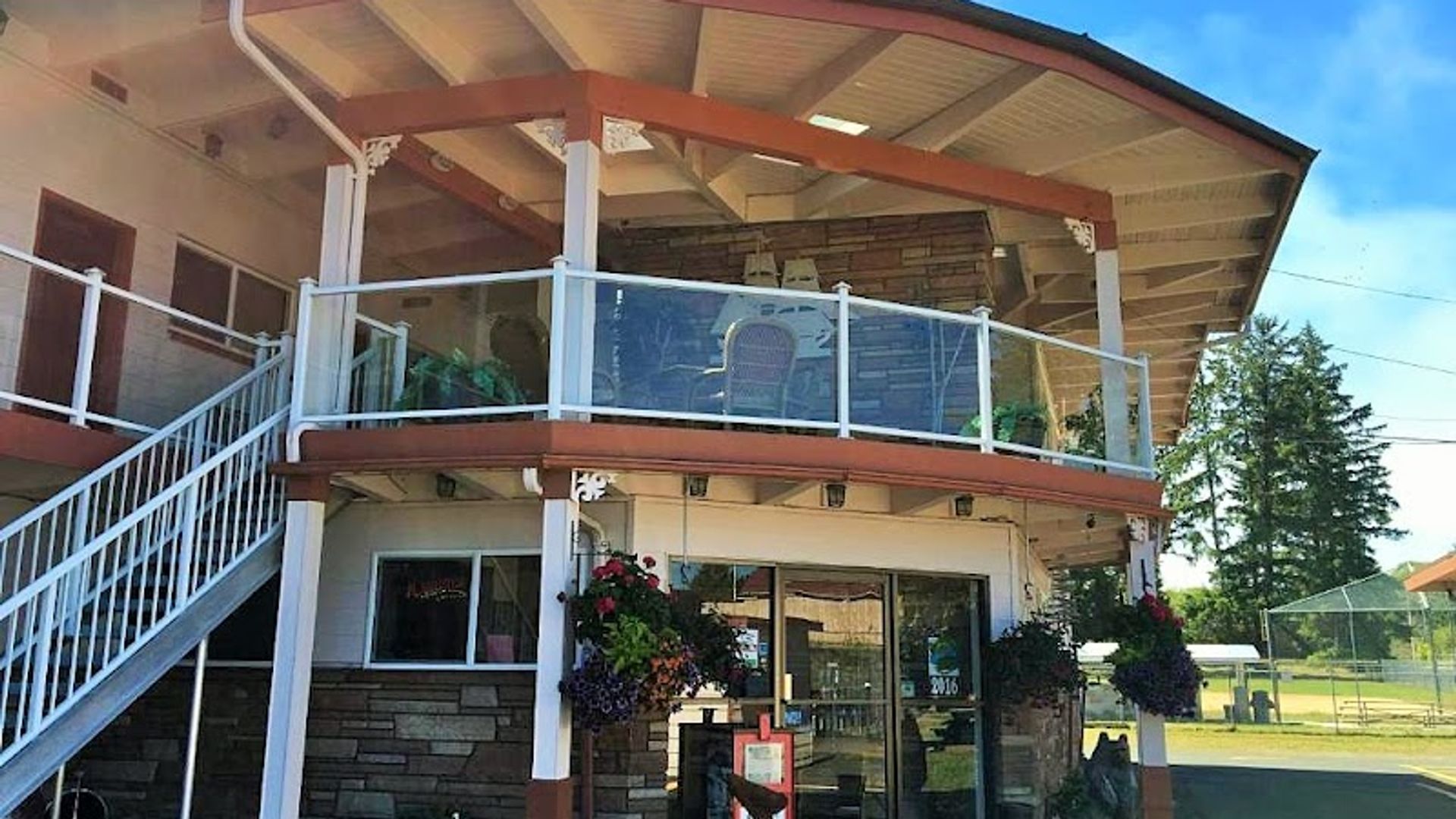 Breakers Boutique Inn