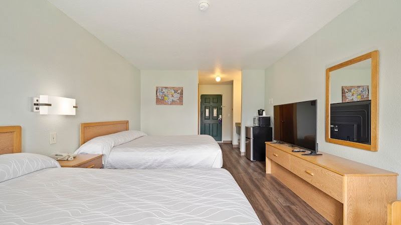 Photo of Garibaldi Inn at the Bay