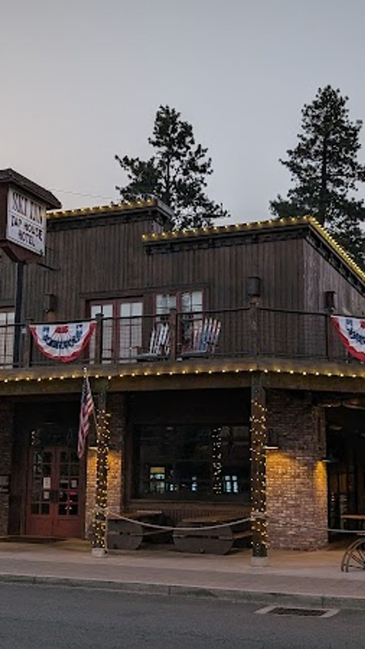 Photo of Ski Inn Taphouse and Hotel