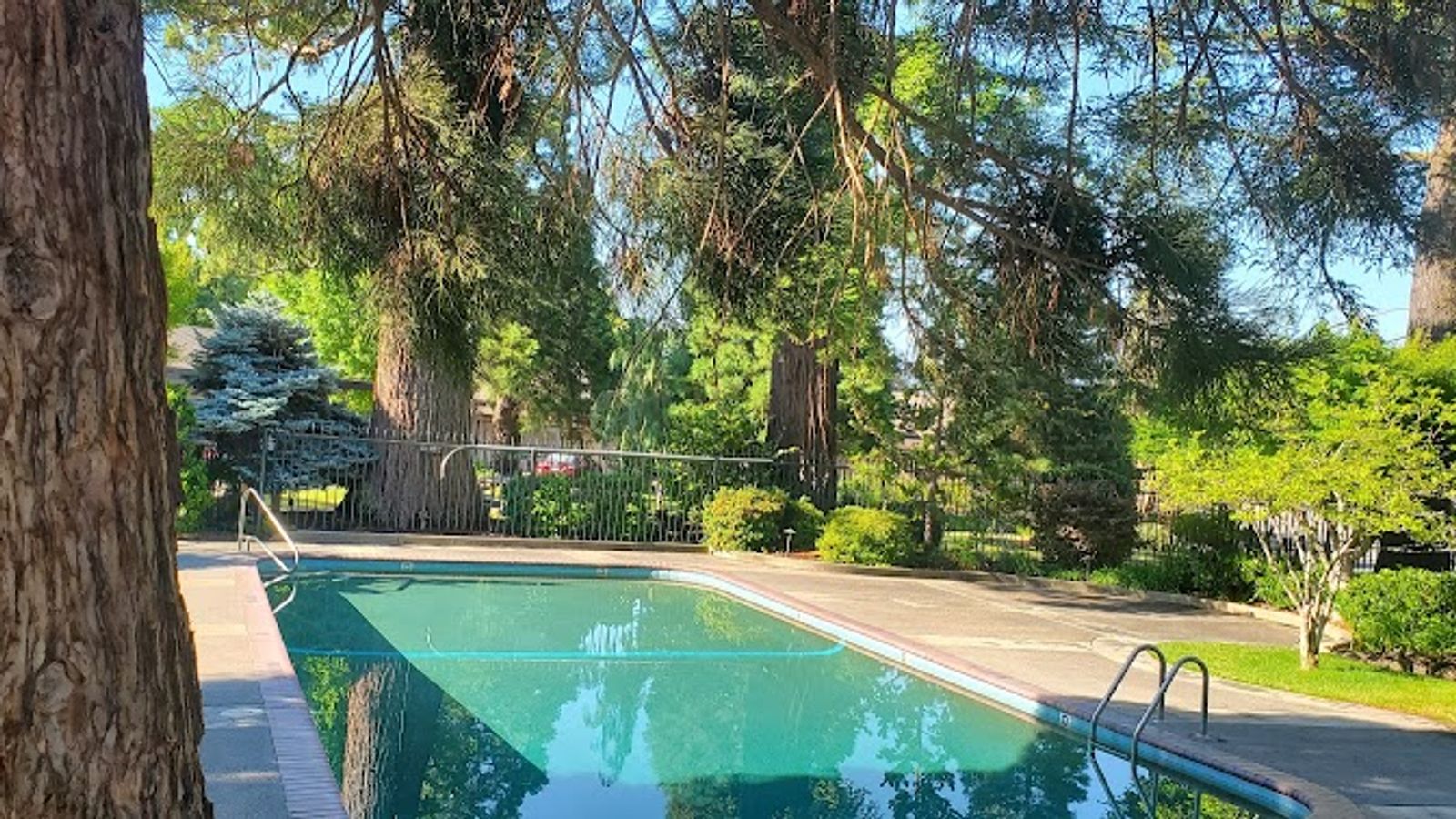 Photo of Redwood Hyperion Suites