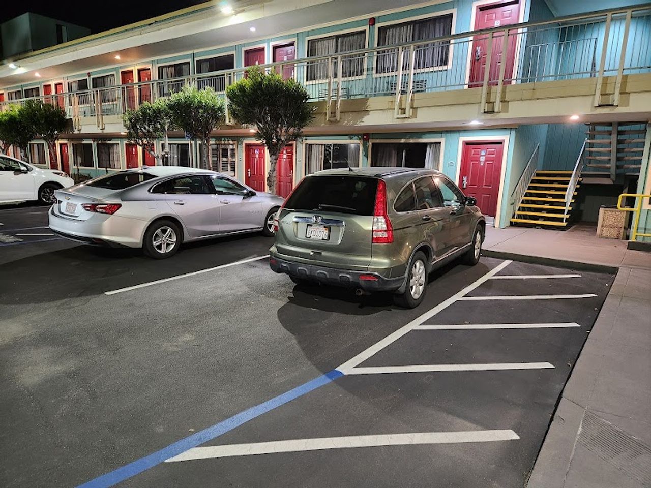 Photo of Days Inn & Suites by Wyndham Sunnyvale