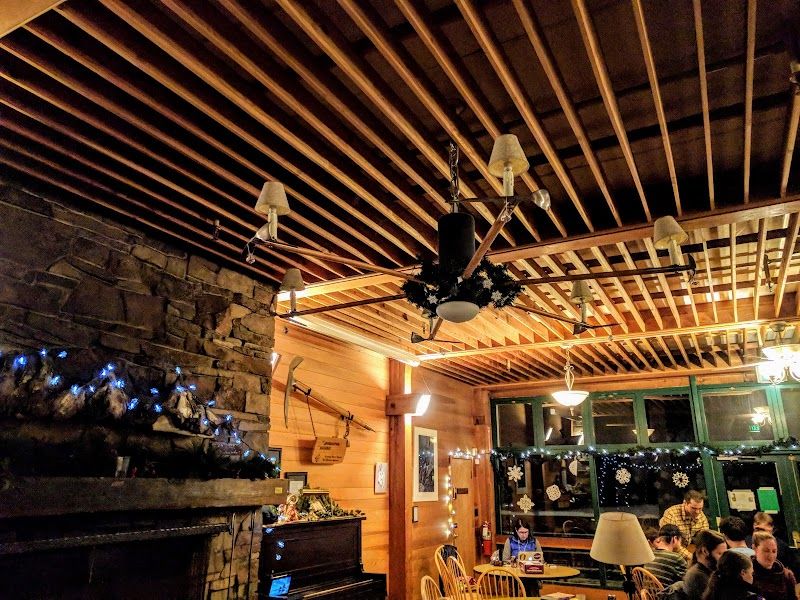 Photo of Mazama Lodge