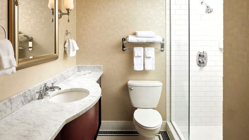 The Marcus Whitman Hotel & Conference Center - Bathroom