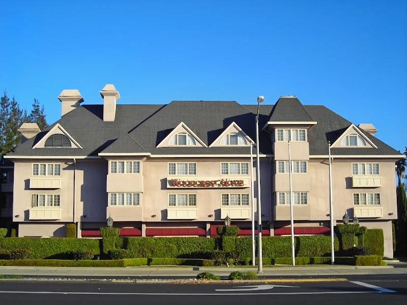 Photo of Woodcrest Hotel