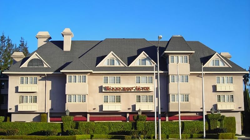 Woodcrest Hotel