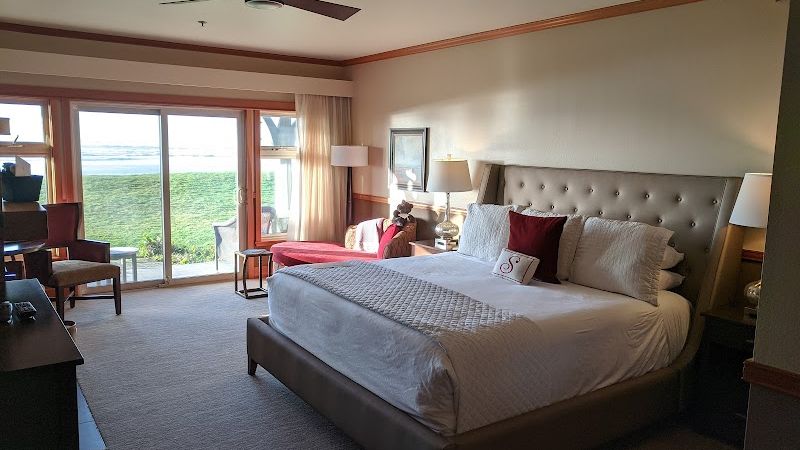 Photo of Stephanie Inn & Dining Room