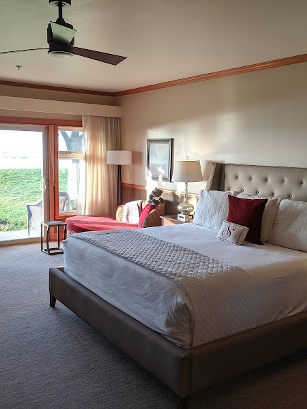 Photo of Stephanie Inn & Dining Room
