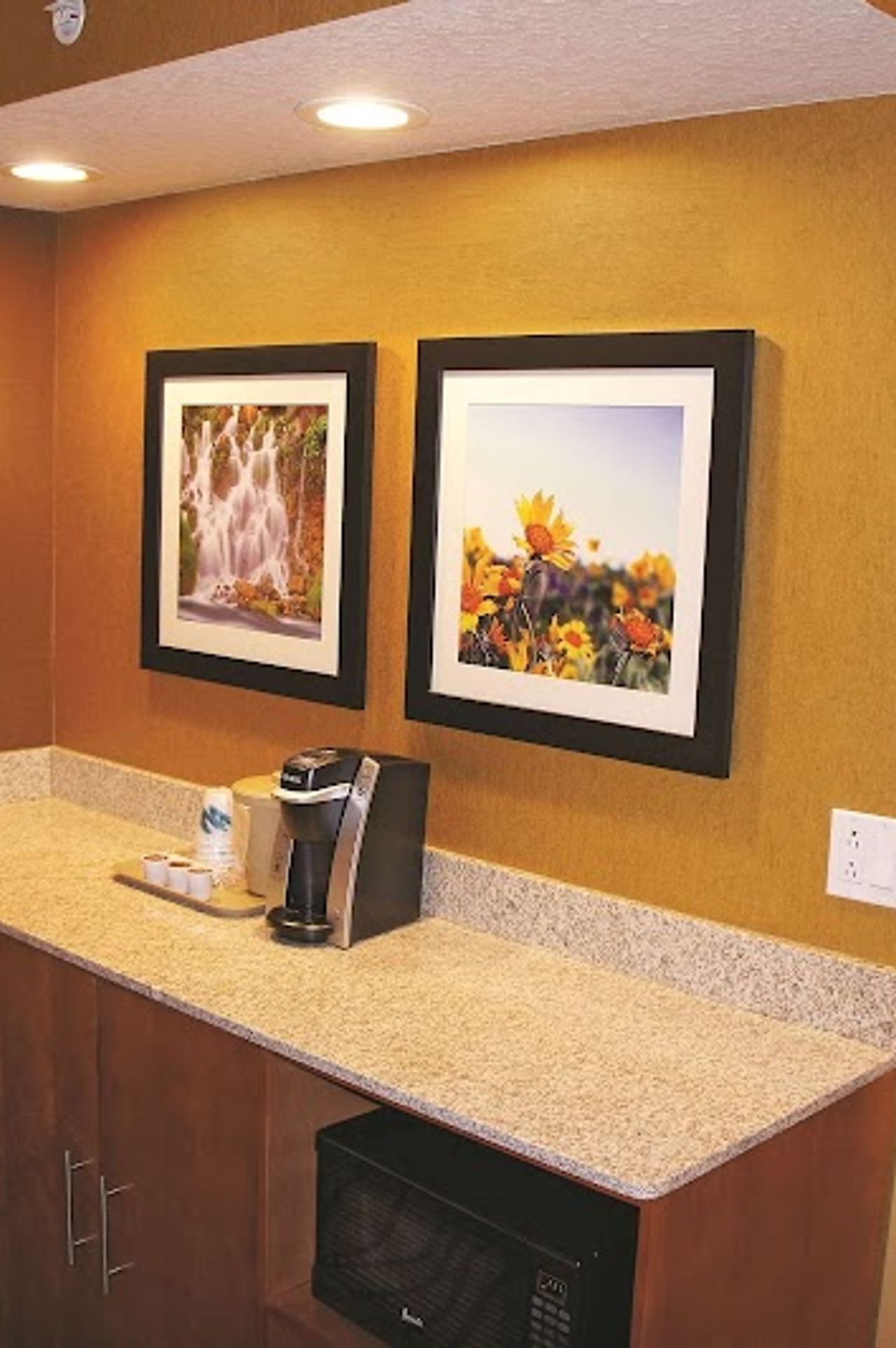 Photo of La Quinta Inn & Suites by Wyndham Coeur d Alene