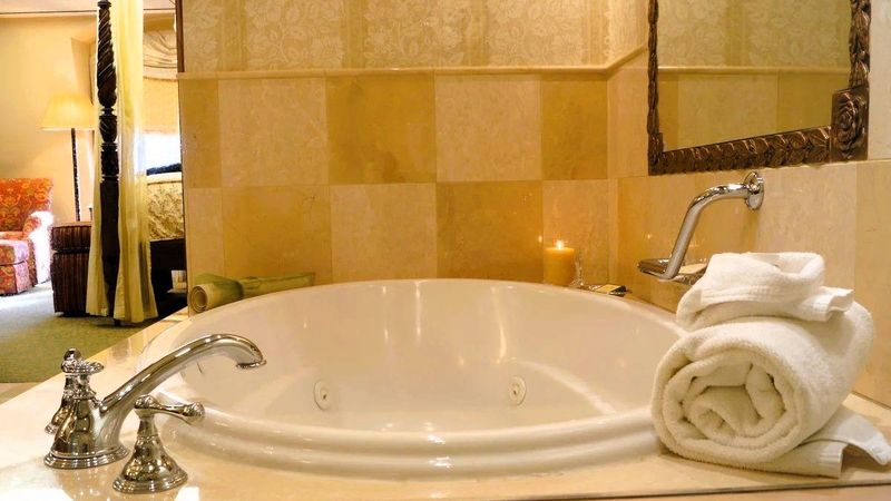 The Rose Hotel - Oversized jet tubs