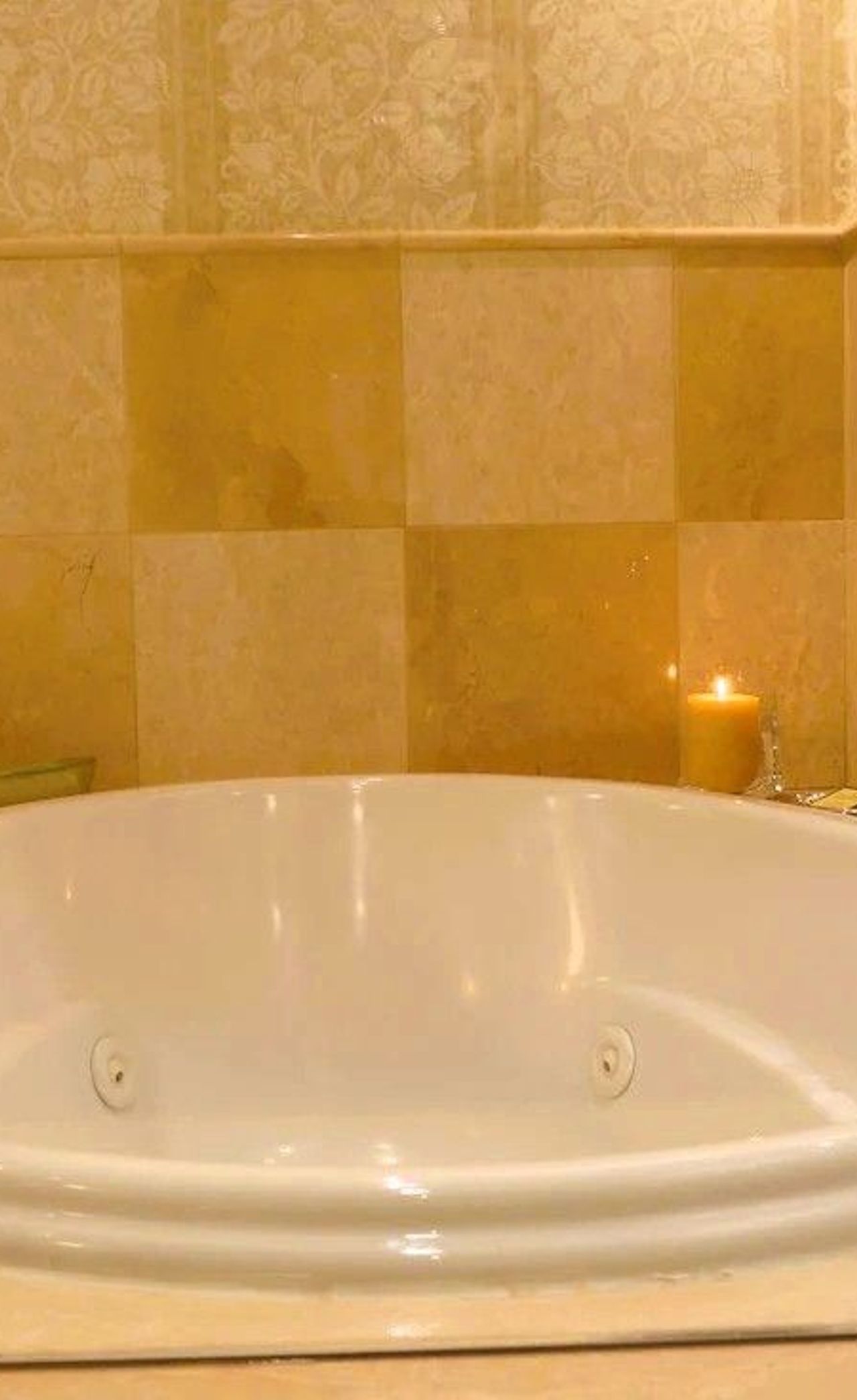 The Rose Hotel - Oversized jet tubs