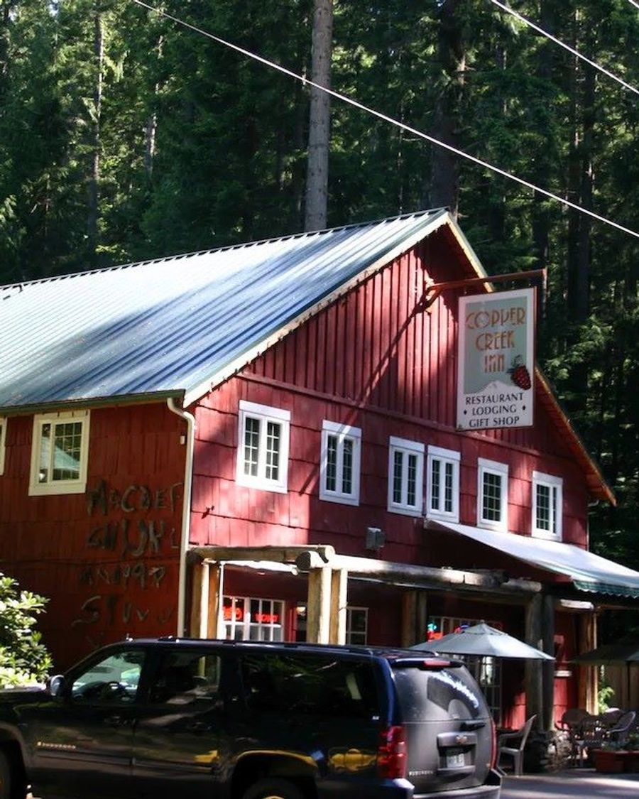 Copper Creek Inn Restaurant & Lodging