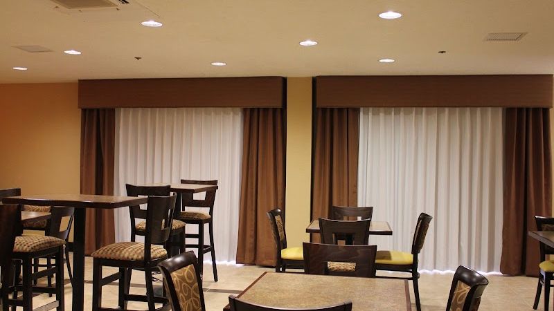 Photo of Best Western Grand Manor Inn - Complimentary breakfast