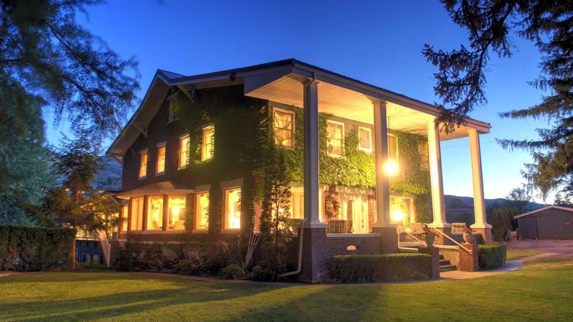 Warm Springs Inn & Winery