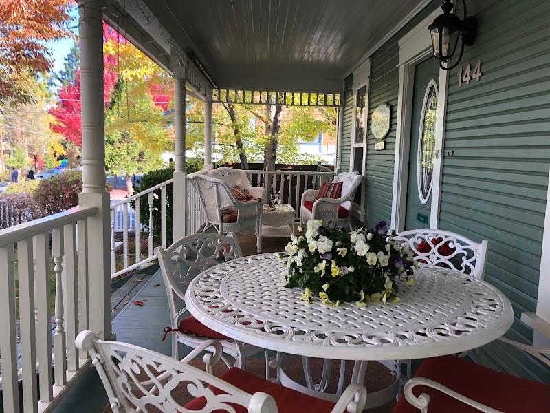 Photo of 2nd Street Cottages