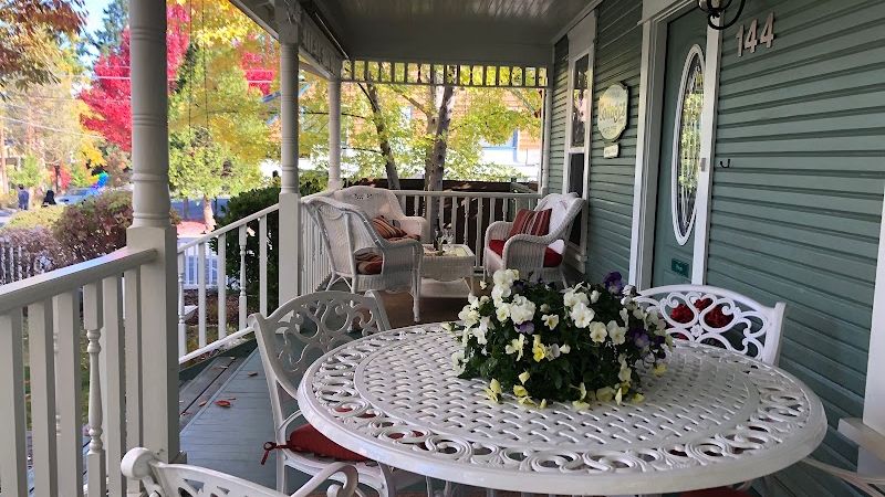 Photo of 2nd Street Cottages