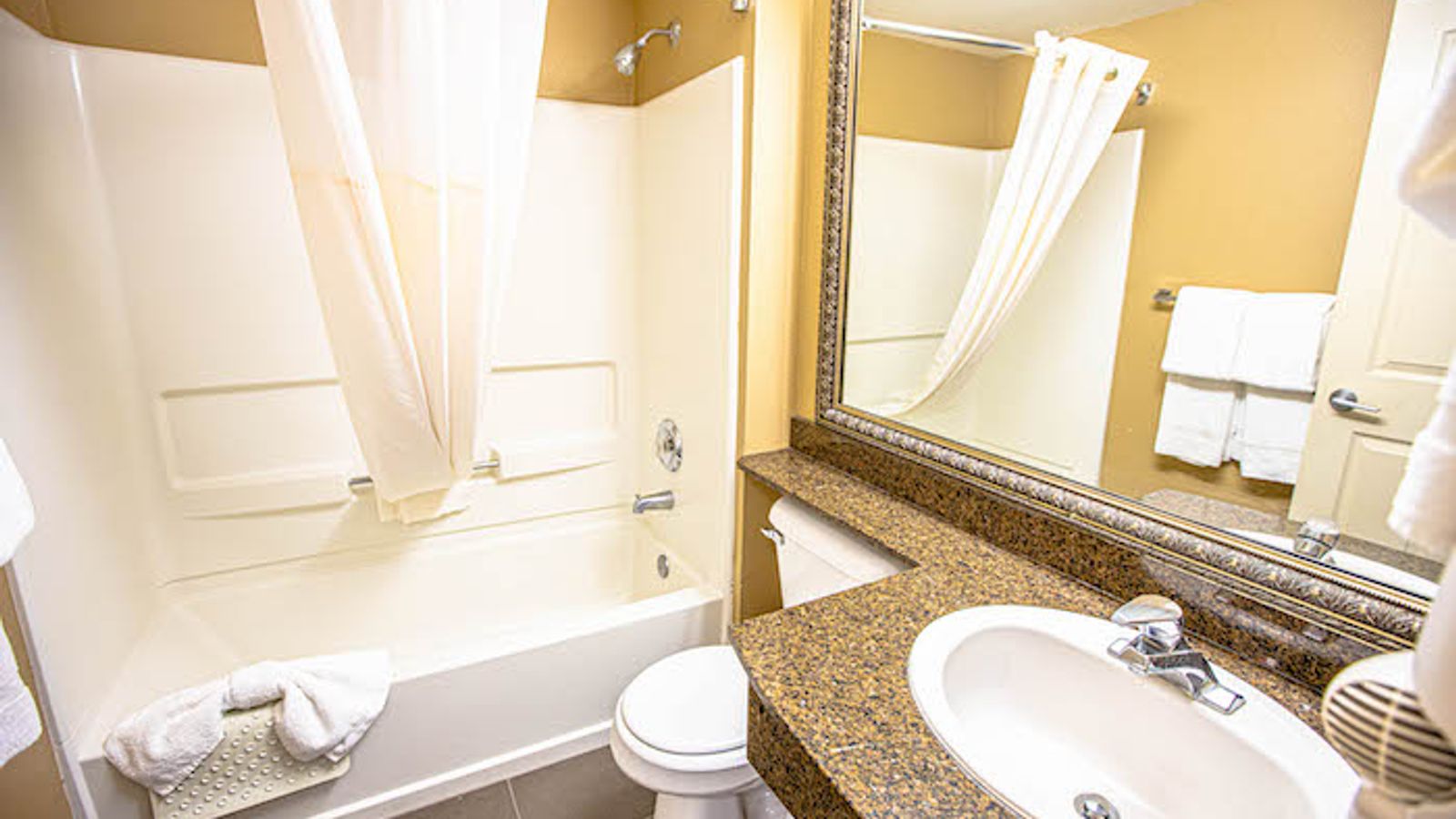 Photo of Ocean Paradise Hotel & Resort - Bathroom