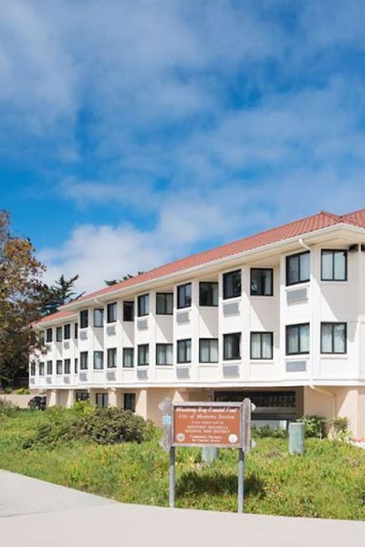 Photo of Hampton Inn Monterey - Exterior