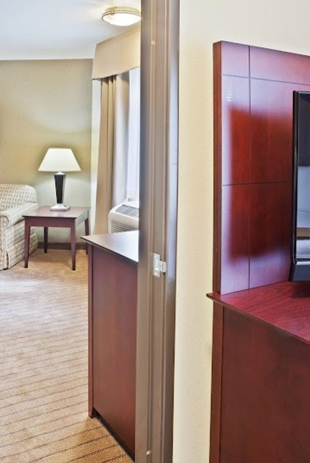 Photo of Holiday Inn Express Portland South - Lake Oswego, an IHG Hotel