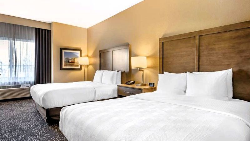 Best Western Columbia River Waterfront Hotel Astoria - Room, 2 queen beds