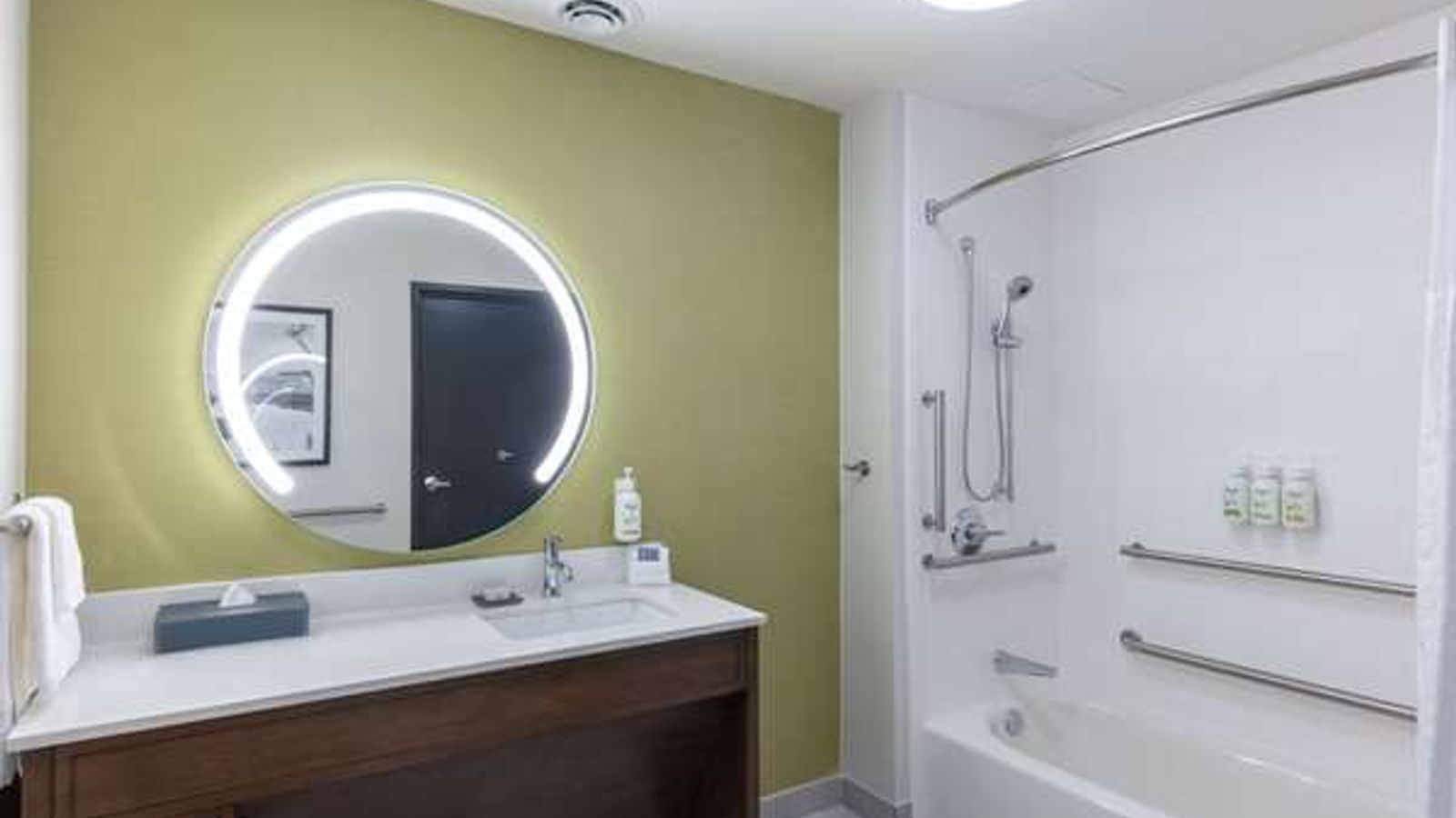 Photo of La Quinta Inn & Suites by Wyndham Centralia