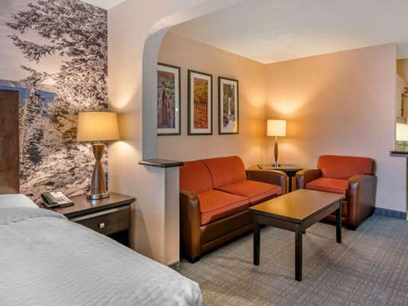Photo of Clarion Pointe Medford
