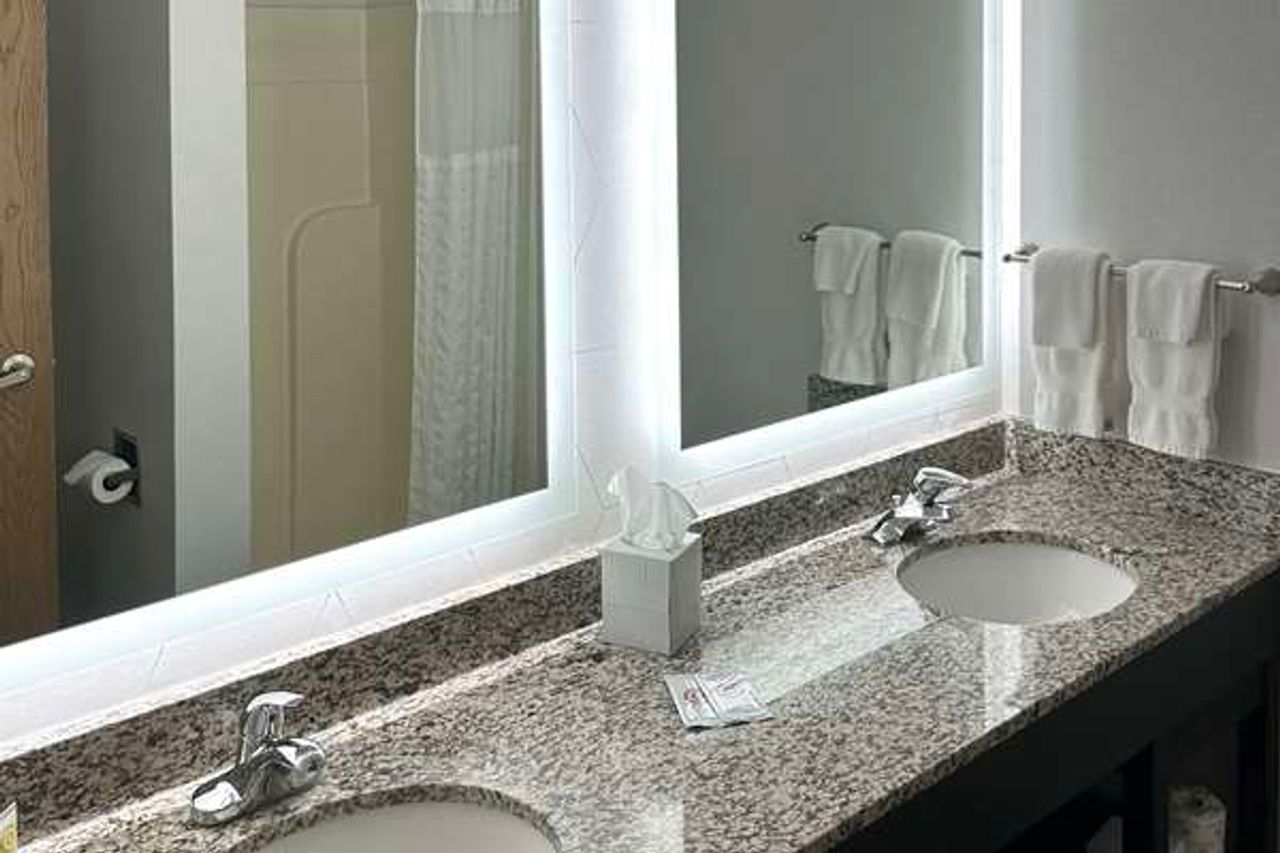 Photo of Comfort Suites