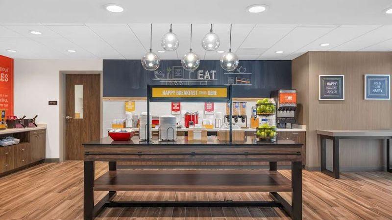 Photo of Hampton Inn & Suites Bakersfield Central