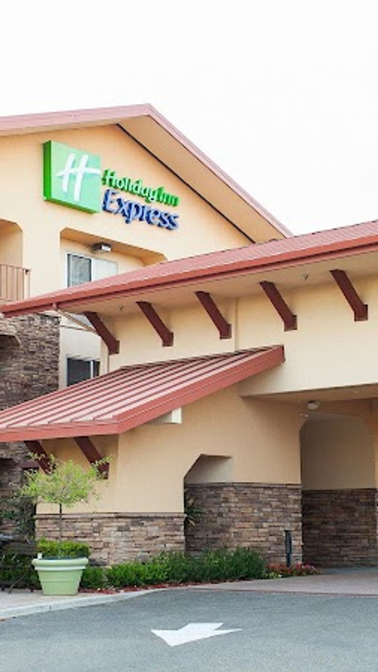 Photo of Holiday Inn Express & Suites Turlock-Hwy 99 by IHG