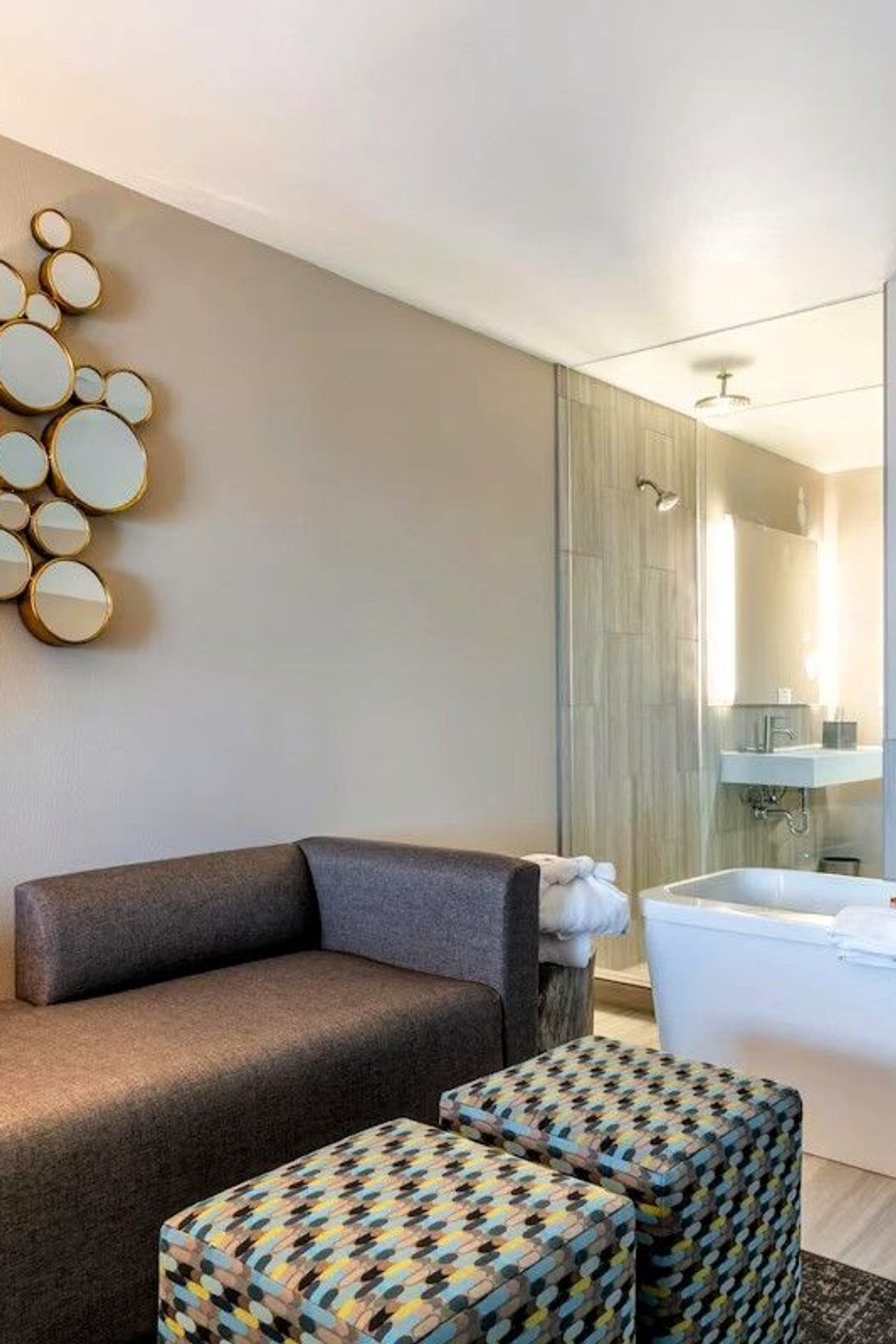 Lincoln Sands Oceanfront Resort, Ascend Hotel Collection - Private In-room soaking tub