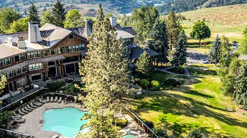 Photo of Sun Mountain Lodge